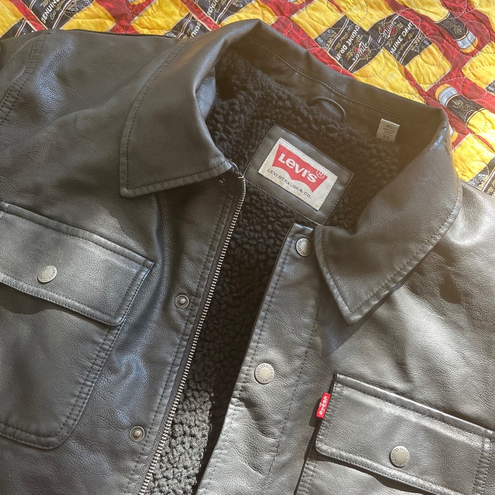 Levi’s Men’s XL Black Leather Jacket